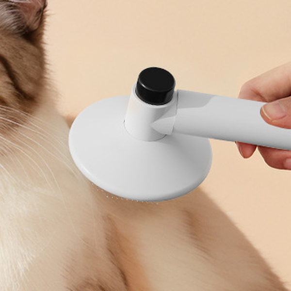 Self-cleaning slicker in use